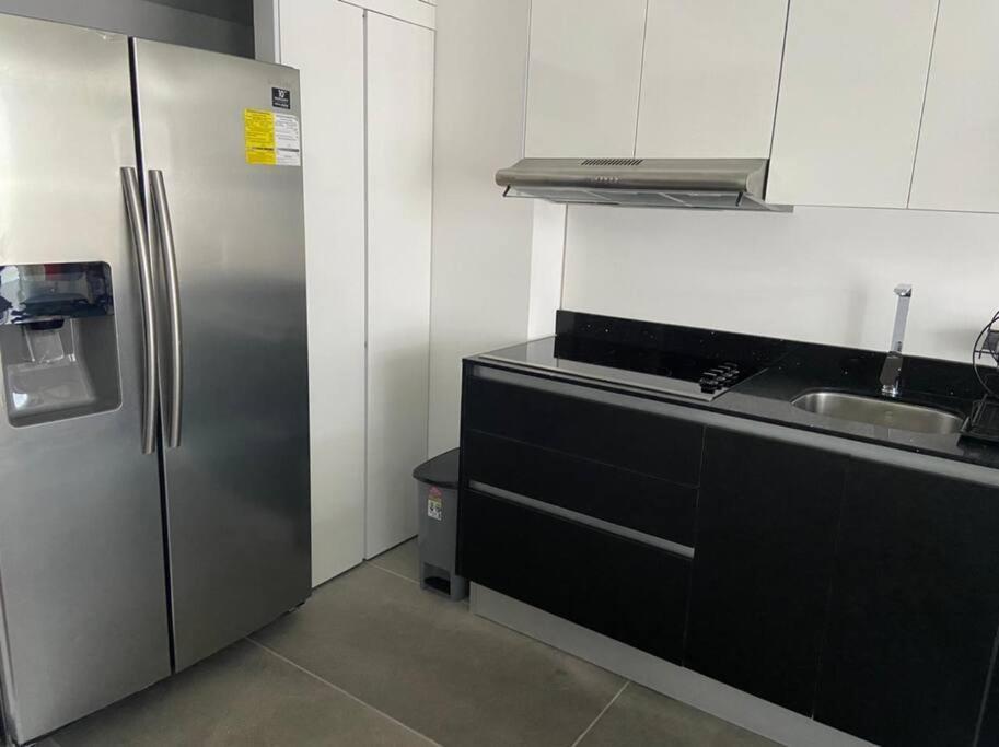 Moderno Apto Shift Zona 16, Cerca De Embajada Eeuu Y Explanada Cayala 과테말라 외부 사진